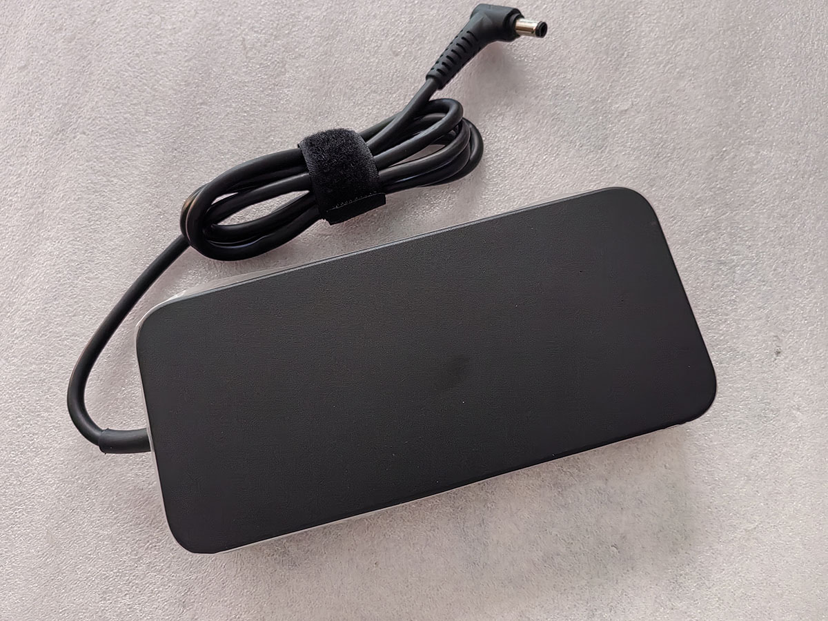 OEM Slim Delta 20V 11.5A 230W  - đánh giá và giá Pc Gaming Uk