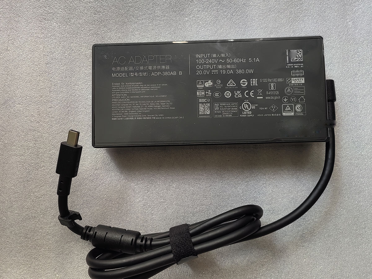 NEW 20V 19A Rectangle Conn 380 - đánh giá và giá Pc Gaming Uk