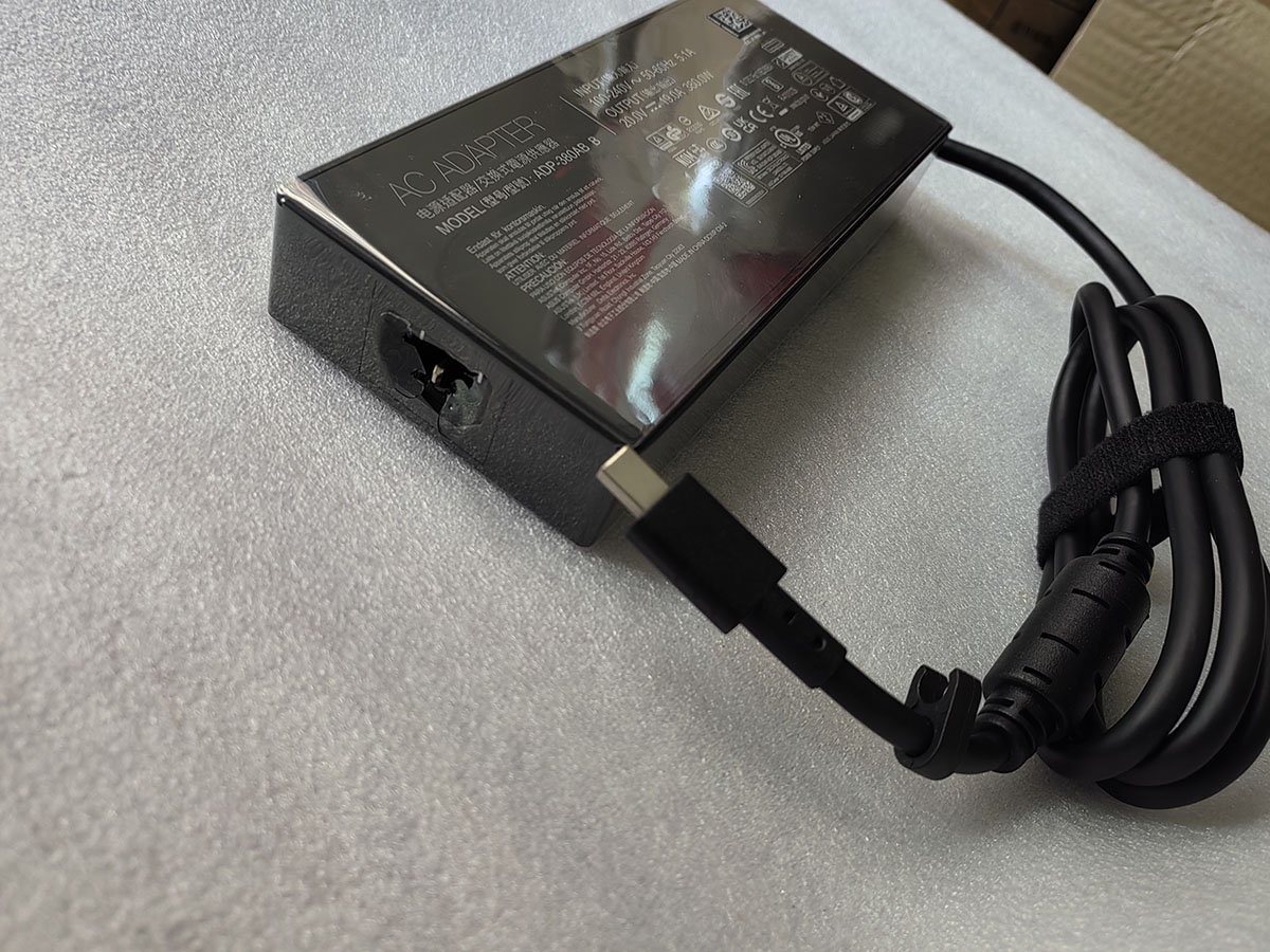 NEW 20V 19A Rectangle Conn 380 - đánh giá và giá Pc Gaming Uk