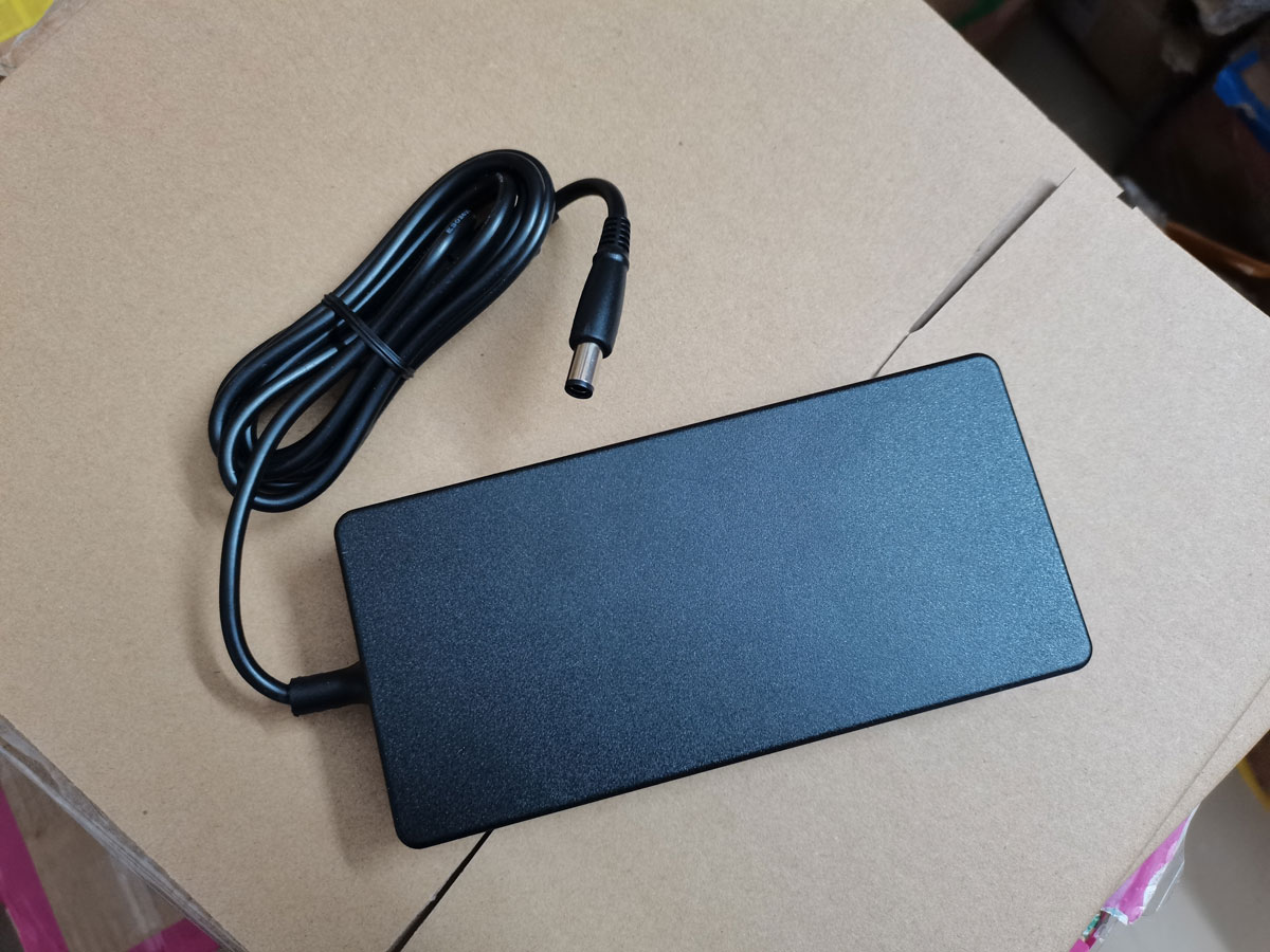 NEW Genuine Slim FSP 19.5V 11. - đánh giá và giá Pc Gaming Uk