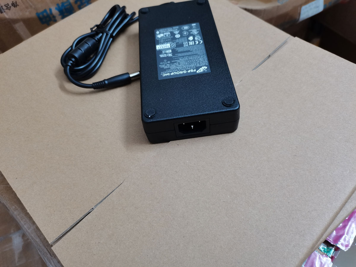 NEW Genuine Slim FSP 19.5V 11. - đánh giá và giá Pc Gaming Uk